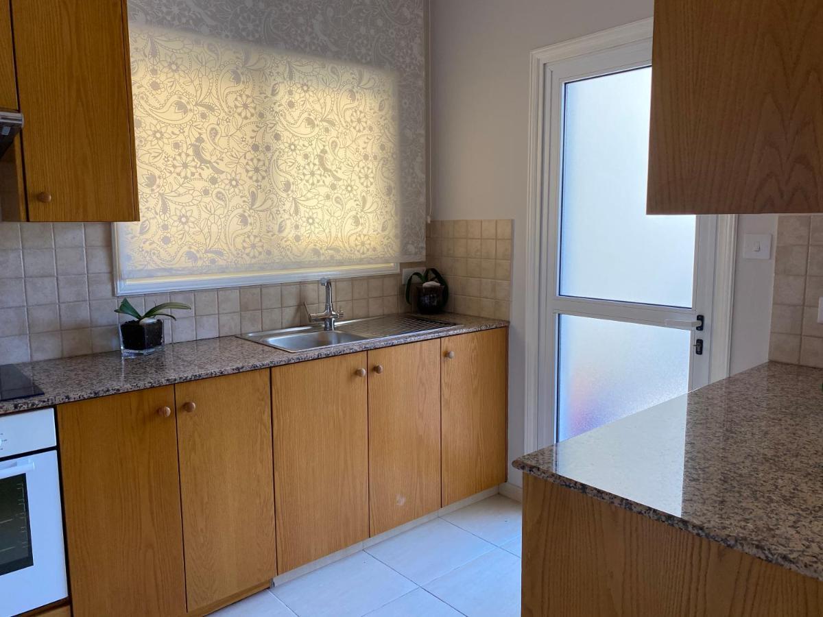 Apartament Holiday City Center Larnaca Zewnętrze zdjęcie