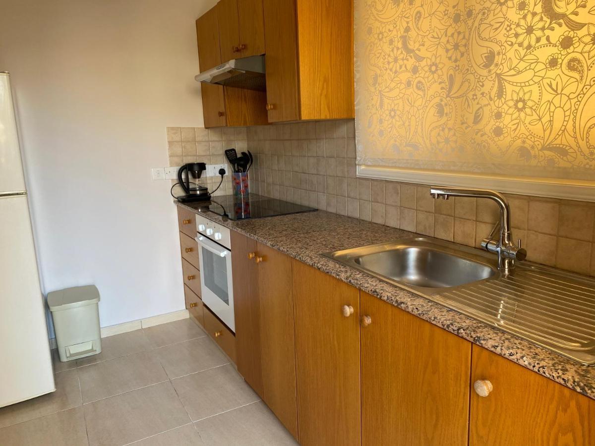 Apartament Holiday City Center Larnaca Zewnętrze zdjęcie
