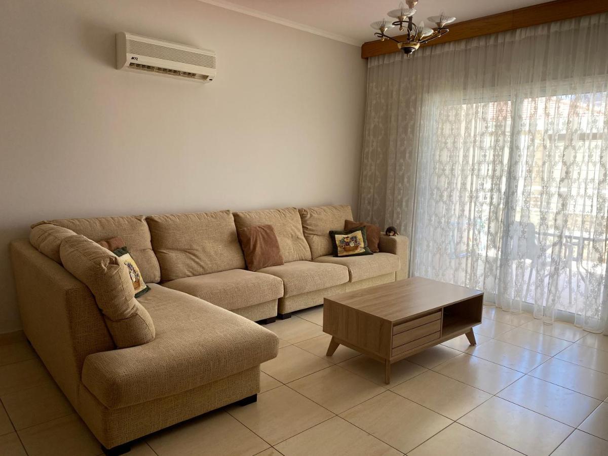 Apartament Holiday City Center Larnaca Zewnętrze zdjęcie