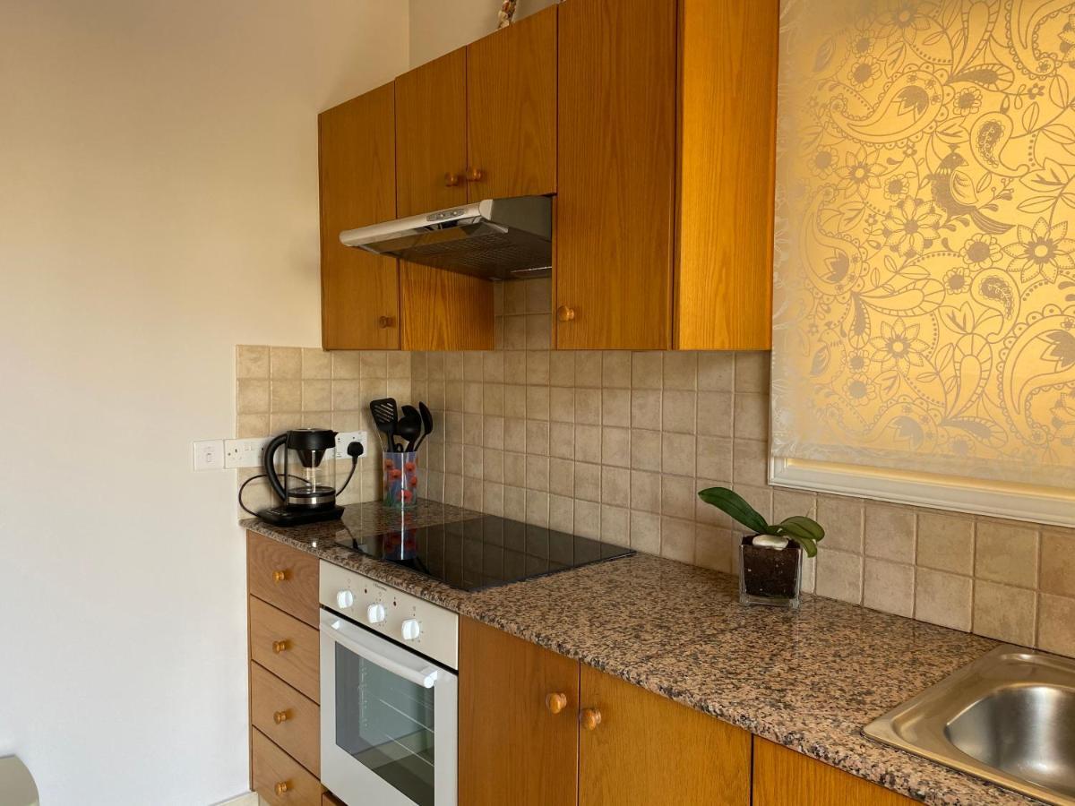 Apartament Holiday City Center Larnaca Zewnętrze zdjęcie
