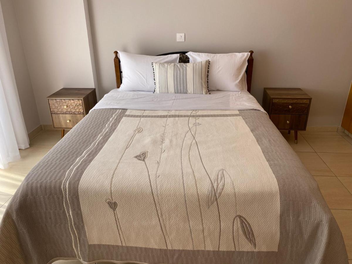 Apartament Holiday City Center Larnaca Zewnętrze zdjęcie