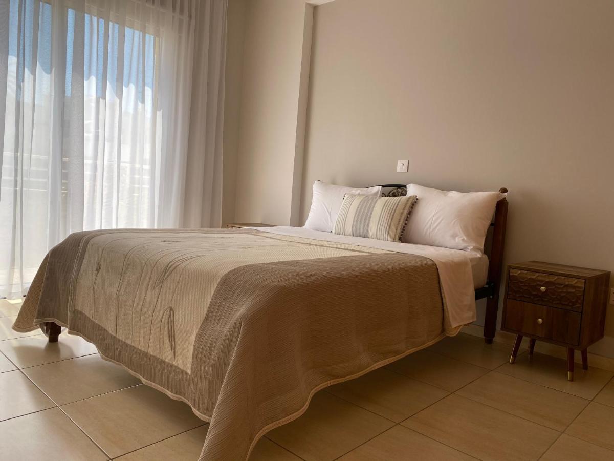 Apartament Holiday City Center Larnaca Zewnętrze zdjęcie
